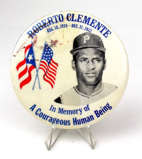 Roberto Clemente Memorial Pin Good Product Image