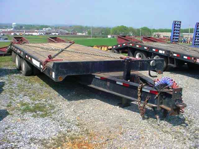 2001 Towmaster 12 Ton Tag a long Trailer, Tandem Axle, Budd Wheels 