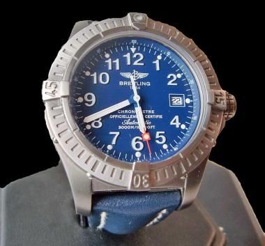 Mens Watch Breitling Aeromarine Avenger Seawolf TITANIUM CASE Diver 