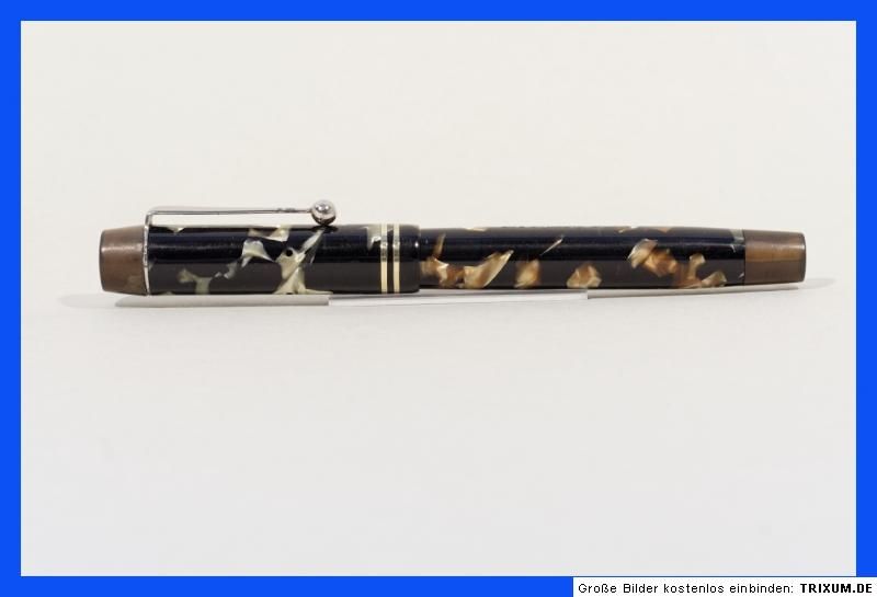 Large Size Rare Black & Pearl Fountain Pen, 14c Gold  