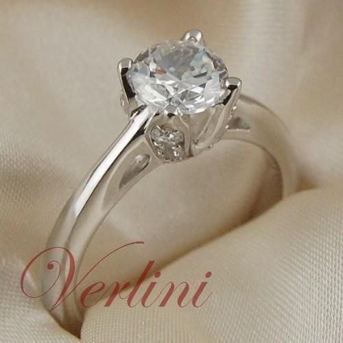   ring with round brilliant cut cubic zirconium diamonds totaling