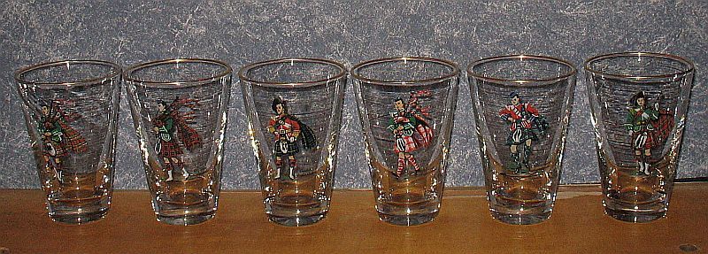   Scottish Highlander Clansmen Kilts Bagpipes Cocktail Glasses  