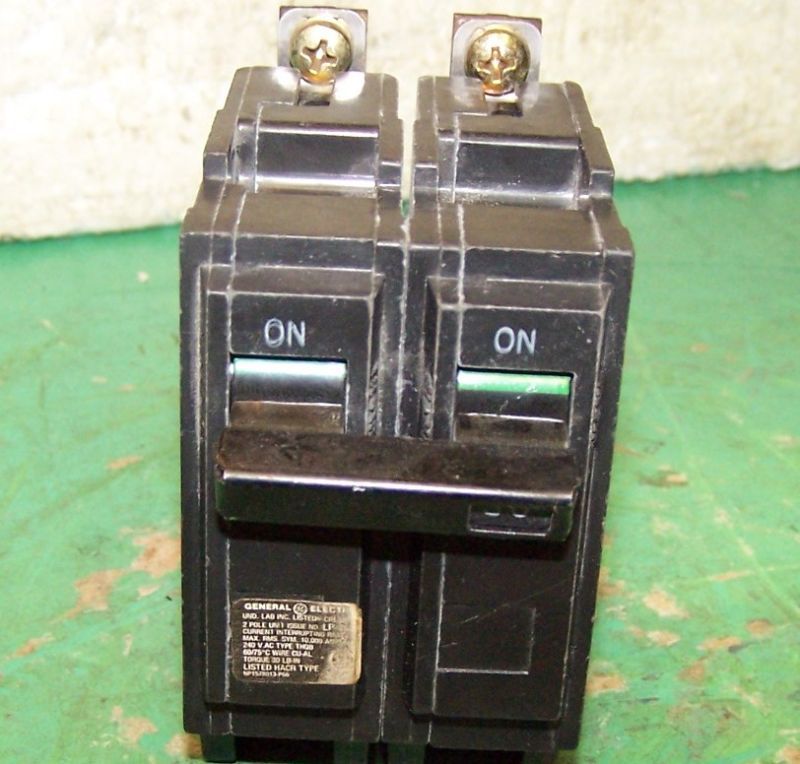 GE 30 AMP BOLT IN CIRCUIT BREAKER THQB22030 3P 240 VOLT  