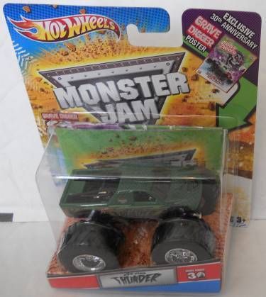 2012 MONSTER JAM   M2D CAMO THUNDER 164   GRAVE DIGGER 30TH ANNV 