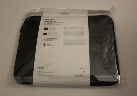 New Incase Neoprene Sleeve Plus Black Case Bag MacBook Pro 2010/2011 