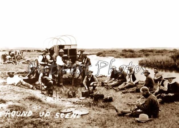 OLD WESTERN COWBOYS ROUND UP CHUCK WAGON COWBOY PHOTO  