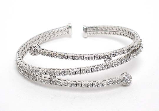 18k WHITE GOLD & 4.5ct DIAMONDS SPIRAL BYPASS BANGLE  