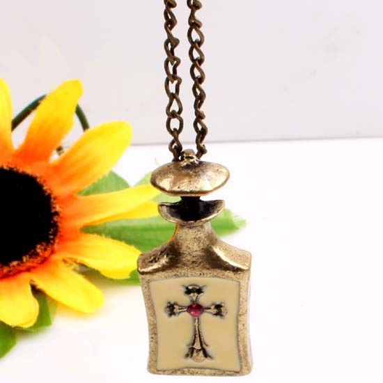 Pretty Vintage Retro Wine Bottle Carved Cross Pendant Long Necklace 25 