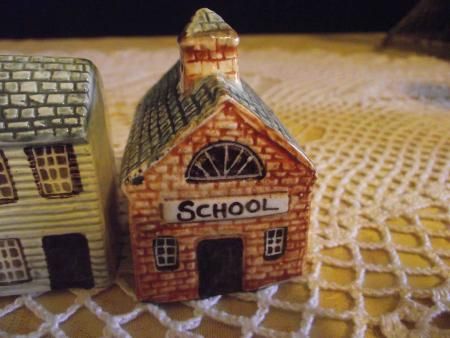 VINTAGE MINIATURE VILLAGE HOUSES COTTAGES WHITE RABBIT SALOON SCHOOL 