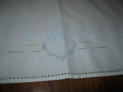 VINTAGE EMBROIDERED TABLE RUNNER TABLECLOTH & NAPKINS  