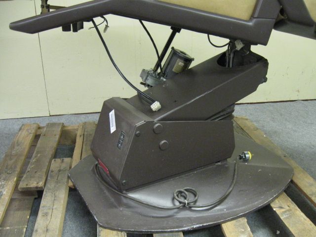 Pelton & Crane Coachman CH Dental Exam Chair  