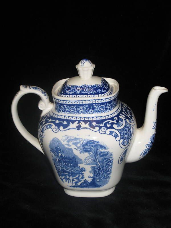 ROYAL SPINX/PETRUS REGOUT CAMBRIDGE OLD ENGLAND TEAPOT  