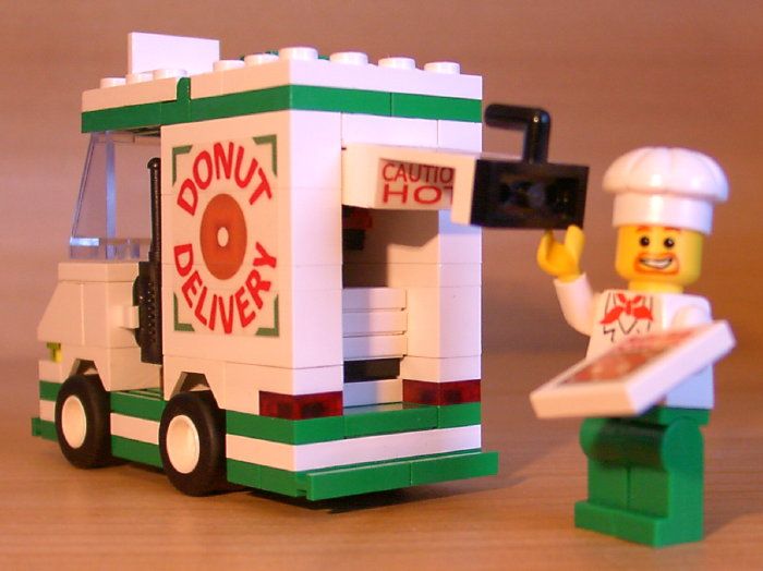   DELIVERY SET for town/city/train/police LEGO doughnut food truck