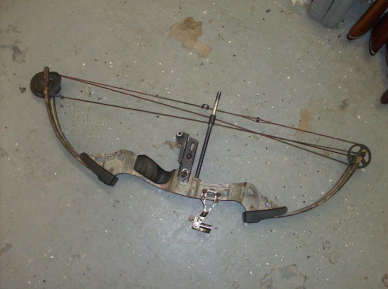 BUCKMASTER BTR 32 COMPOUND BOW  