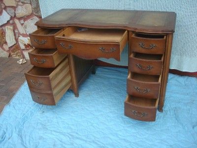 BASSETT FRENCH PROVINCIAL LEATHER TOP KNEEHOLE DESK  