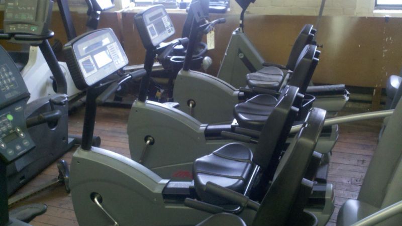 Life Fitness 9100R Dove Tail Recumbent bike. Refurbishd  