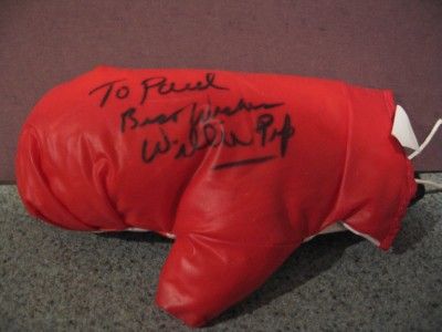 VINTAGE AUTOGRAPHED WILLIE PEP BOXING GLOVE MIT  