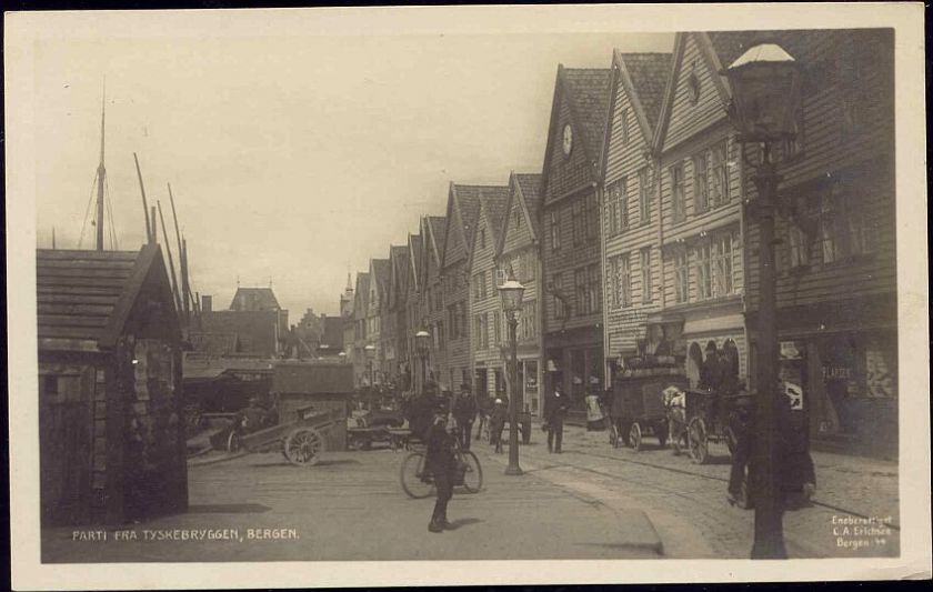 norway norge, BERGEN, Tyskebryggen, Horse Cart 30s RPPC  