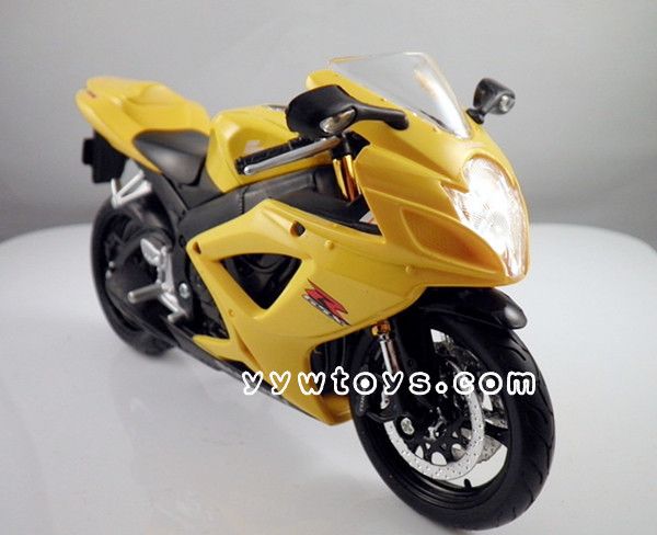 MAISTO 112 SUZUKI GSX 600R MOTORCYCLE/BIKE DIECAST MODEL/TOY  