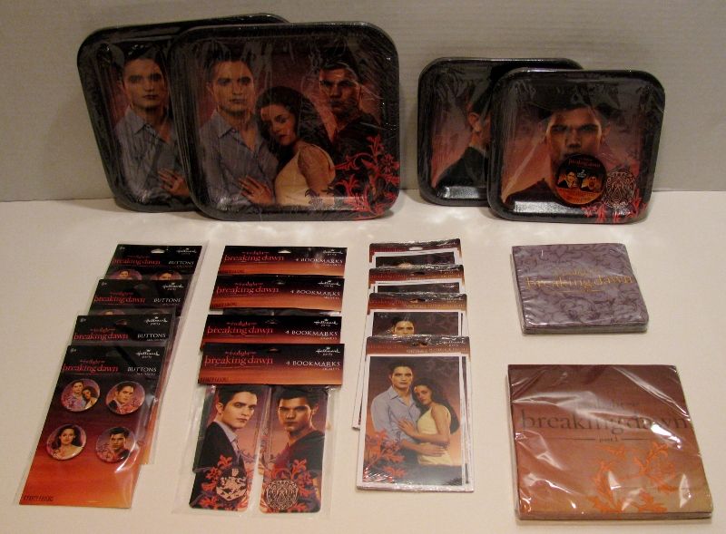   Saga Breaking Dawn Party 32 Plates Napkins 16 Bookmarks Buttons Decals